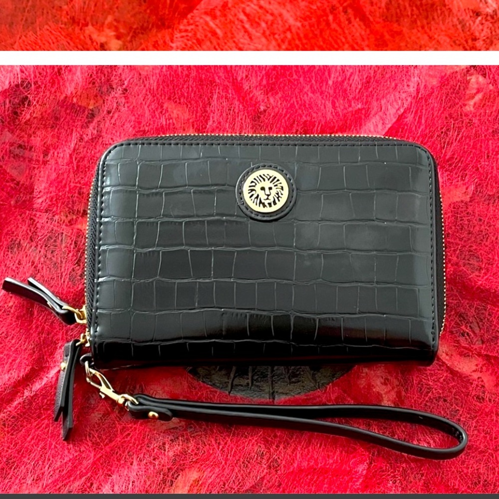VINTAGE! Anne Klein Wristlet Wallet!